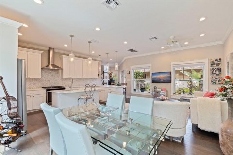 Townhouse in Saint Petersburg, Florida 2 bedrooms, 194.72 sq.m. № 1824055 - photo 20