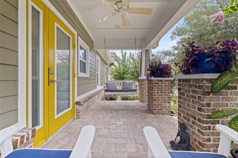 Townhouse in Saint Petersburg, Florida 2 bedrooms, 194.72 sq.m. № 1824055 - photo 4