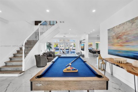 House in Hallandale Beach, Florida 7 bedrooms, 344.11 sq.m. № 2062427 - photo 25