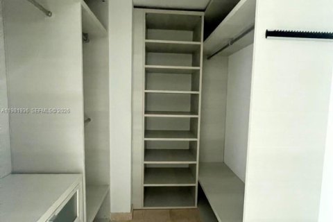 Copropriété à louer à Miami, Floride: 2 chambres, 124.95 m2 № 2080162 - photo 9