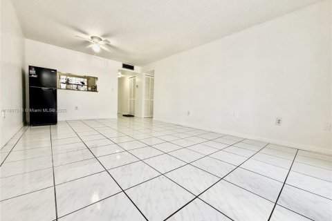 Condominio en alquiler en Miami, Florida, 2 dormitorios, 86.96 m2 № 1950964 - foto 29