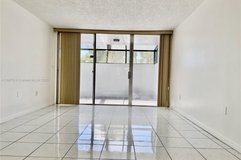 Condominio en alquiler en Miami, Florida, 2 dormitorios, 86.96 m2 № 1950964 - foto 20