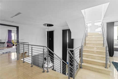 House in Doral, Florida 4 bedrooms, 320.33 sq.m. № 1887211 - photo 23