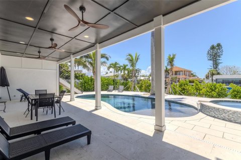 Villa ou maison à vendre à Holmes Beach, Floride: 5 chambres, 348.2 m2 № 1886676 - photo 13