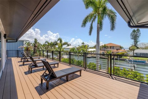 Villa ou maison à vendre à Holmes Beach, Floride: 5 chambres, 348.2 m2 № 1886676 - photo 10