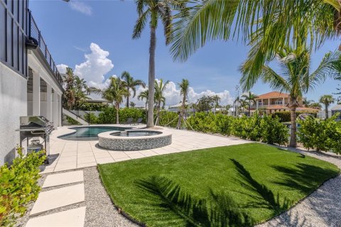 Villa ou maison à vendre à Holmes Beach, Floride: 5 chambres, 348.2 m2 № 1886676 - photo 12