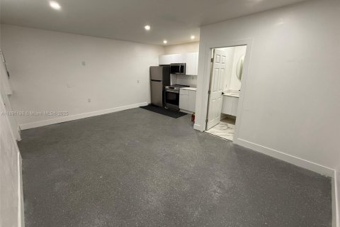 Commercial property in Plantation, Florida № 1944655 - photo 5