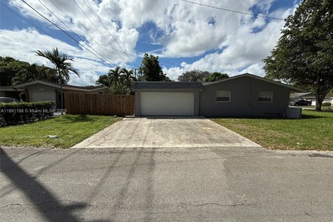 Commercial property in Plantation, Florida № 1944655 - photo 2
