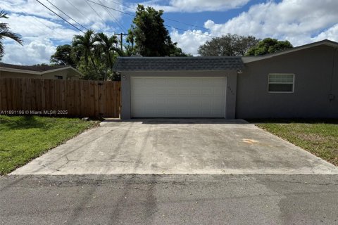 Commercial property in Plantation, Florida № 1944655 - photo 14