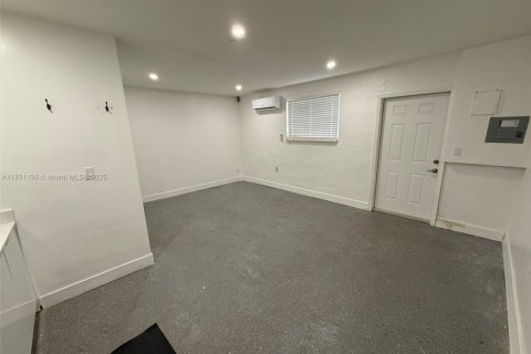 Commercial property in Plantation, Florida № 1944655 - photo 3