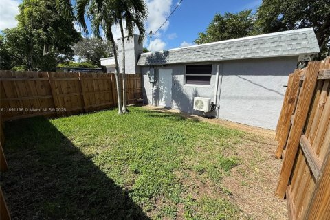 Commercial property in Plantation, Florida № 1944655 - photo 12
