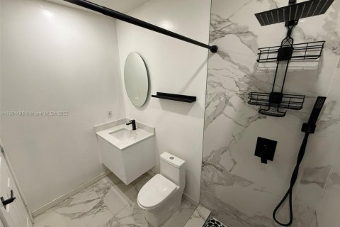 Commercial property in Plantation, Florida № 1944655 - photo 8