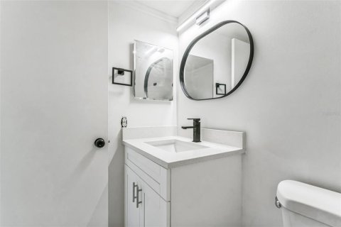 Condo in Saint Petersburg, Florida, 1 bedroom  № 1681387 - photo 27