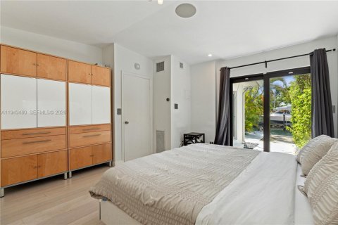 Villa ou maison à louer à North Miami, Floride: 4 chambres, 214.6 m2 № 2001164 - photo 20