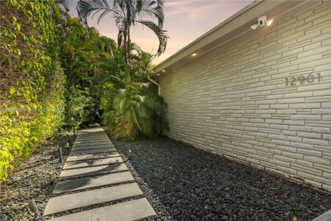 Villa ou maison à louer à North Miami, Floride: 4 chambres, 214.6 m2 № 2001164 - photo 30