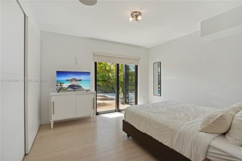 Villa ou maison à louer à North Miami, Floride: 4 chambres, 214.6 m2 № 2001164 - photo 22