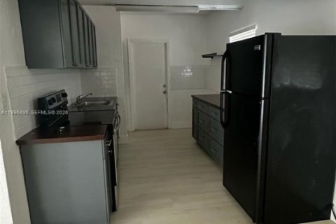 Commercial property in Dania Beach, Florida 143.16 sq.m. № 2058801 - photo 7