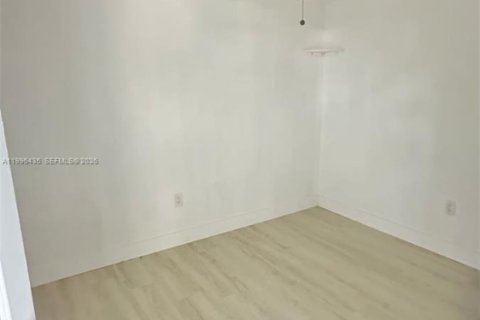 Commercial property in Dania Beach, Florida 143.16 sq.m. № 2058801 - photo 13