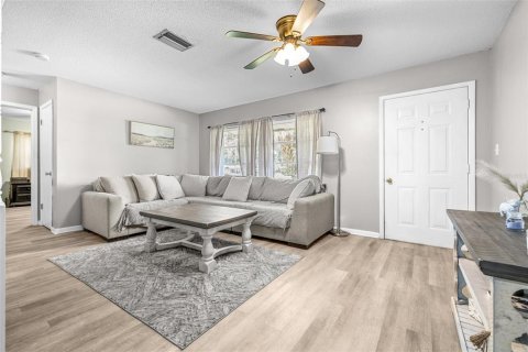 House in Floral City, Florida 2 bedrooms, 104.79 sq.m. № 1826732 - photo 6