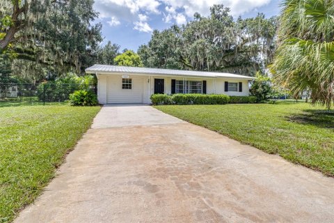 House in Floral City, Florida 2 bedrooms, 104.79 sq.m. № 1826732 - photo 2