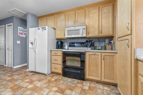 House in Floral City, Florida 2 bedrooms, 104.79 sq.m. № 1826732 - photo 17