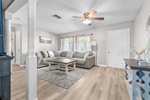 House in Floral City, Florida 2 bedrooms, 104.79 sq.m. № 1826732 - photo 7