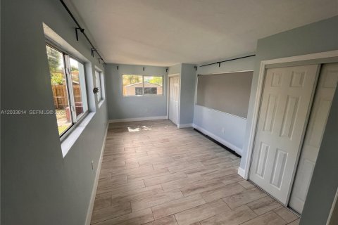 Снять в аренду виллу или дом в Майами, Флорида 3 спальни, 107.86м2, № 2078055 - фото 11
