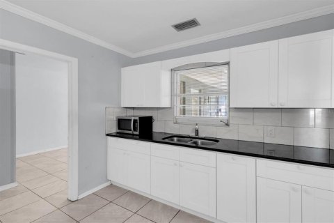 Villa ou maison à vendre à Floral City, Floride: 4 chambres, 175.12 m2 № 2411395 - photo 11