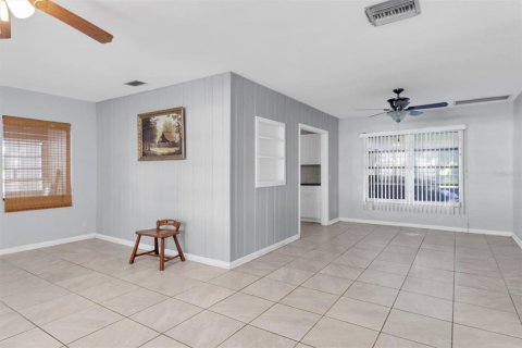 Villa ou maison à vendre à Floral City, Floride: 4 chambres, 175.12 m2 № 2411395 - photo 7