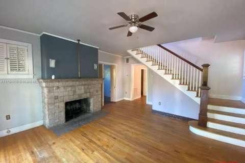 House in Miami Beach, Florida 4 bedrooms, 267.65 sq.m. № 1706325 - photo 2