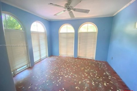 House in Miami Beach, Florida 4 bedrooms, 267.65 sq.m. № 1706325 - photo 3