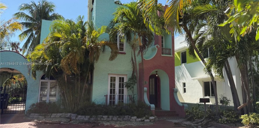 Villa ou maison à Miami Beach, Floride 4 chambres, 267.65 m2 № 1706325