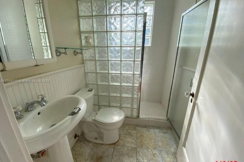 House in Miami Beach, Florida 4 bedrooms, 267.65 sq.m. № 1706325 - photo 8