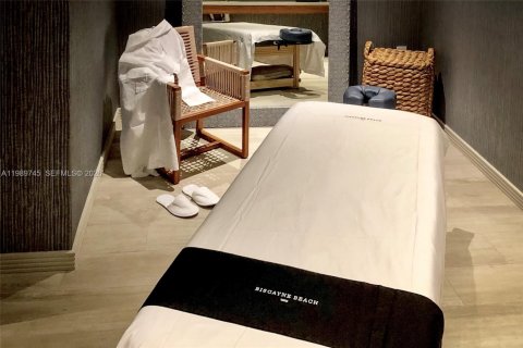 Copropriété à louer à Miami, Floride: 2 chambres, 105.63 m2 № 2051733 - photo 25