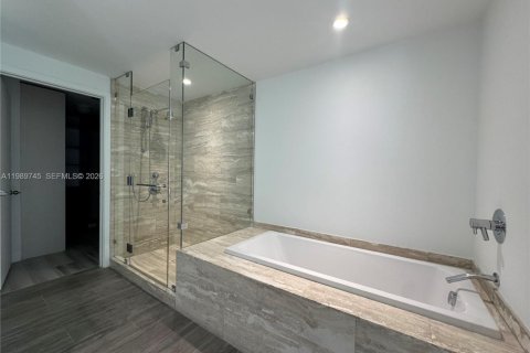 Copropriété à louer à Miami, Floride: 2 chambres, 105.63 m2 № 2051733 - photo 10