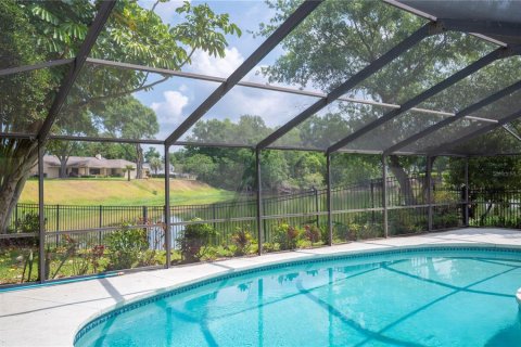 House in Lakeland, Florida 4 bedrooms, 244.89 sq.m. № 1681577 - photo 2