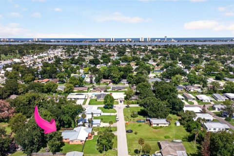 Villa ou maison à vendre à South Daytona, Floride: 3 chambres, 193.79 m2 № 2355914 - photo 4