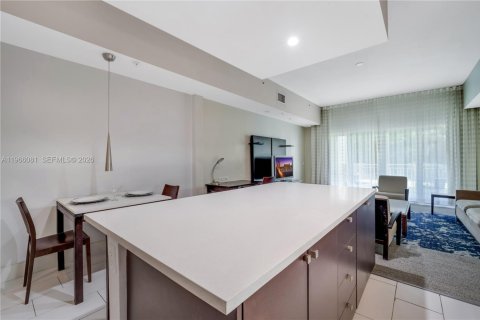 Снять в аренду кондоминиум в Дорал, Флорида 1 спальня, 99.41м2, № 2081269 - фото 19