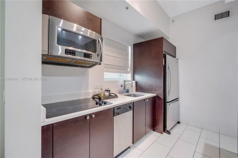 Снять в аренду кондоминиум в Дорал, Флорида 1 спальня, 99.41м2, № 2081269 - фото 18