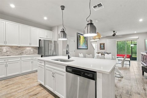 Townhouse in VOLANTI in Lutz, Florida 3 bedrooms, 175.4 sq.m. № 2373945 - photo 20