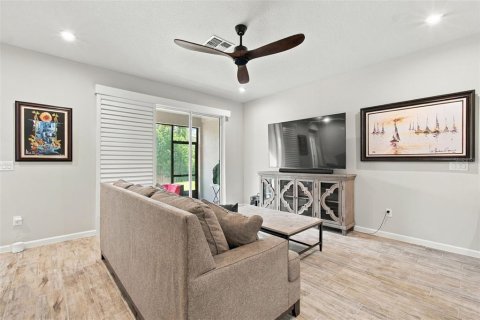 Townhouse in VOLANTI in Lutz, Florida 3 bedrooms, 175.4 sq.m. № 2373945 - photo 7
