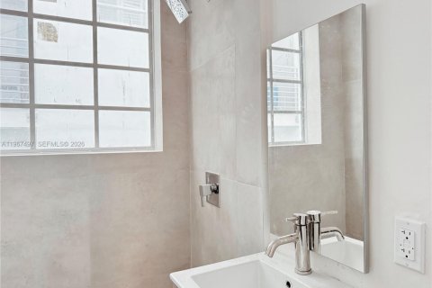 Apartment in Miami Beach, Florida 1 bedroom, 943.89 sq.m. № 2028675