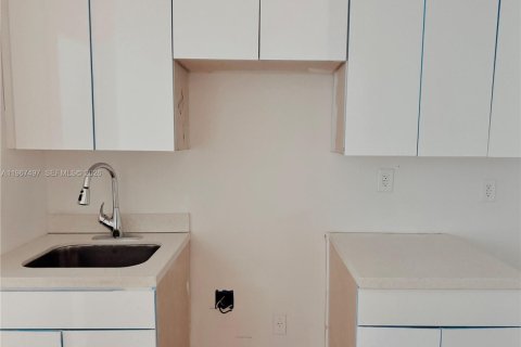 Apartment in Miami Beach, Florida 1 bedroom, 943.89 sq.m. № 2028675 - photo 3