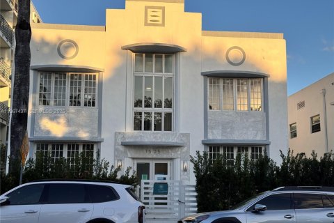 Apartment in Miami Beach, Florida 1 bedroom, 943.89 sq.m. № 2028675 - photo 6