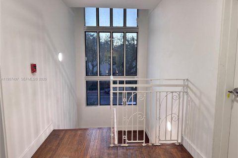 Apartment in Miami Beach, Florida 1 bedroom, 943.89 sq.m. № 2028675 - photo 5