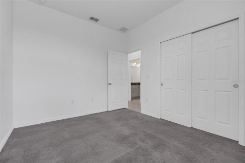 House in Poinciana, Florida 4 bedrooms, 166.57 sq.m. № 1832050 - photo 13