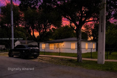 Villa ou maison à louer à North Miami, Floride: 3 chambres, 118.45 m2 № 2146518 - photo 6