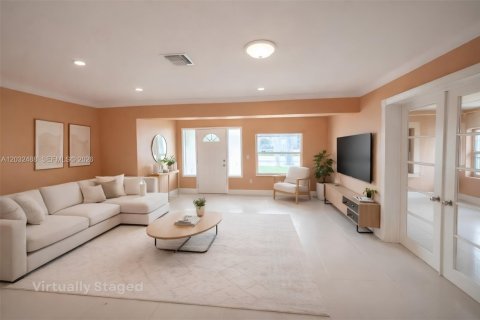 Villa ou maison à louer à North Miami, Floride: 3 chambres, 118.45 m2 № 2146518 - photo 10