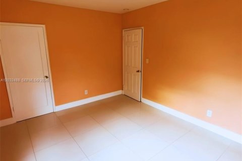 Villa ou maison à louer à North Miami, Floride: 3 chambres, 118.45 m2 № 2146518 - photo 19