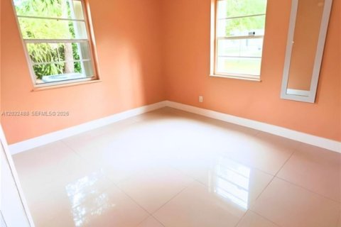 Villa ou maison à louer à North Miami, Floride: 3 chambres, 118.45 m2 № 2146518 - photo 21
